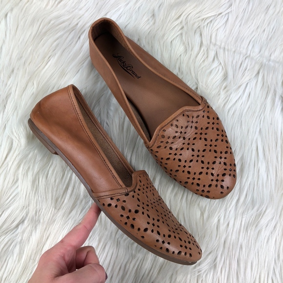 Lucky brand perforated flats Clearance